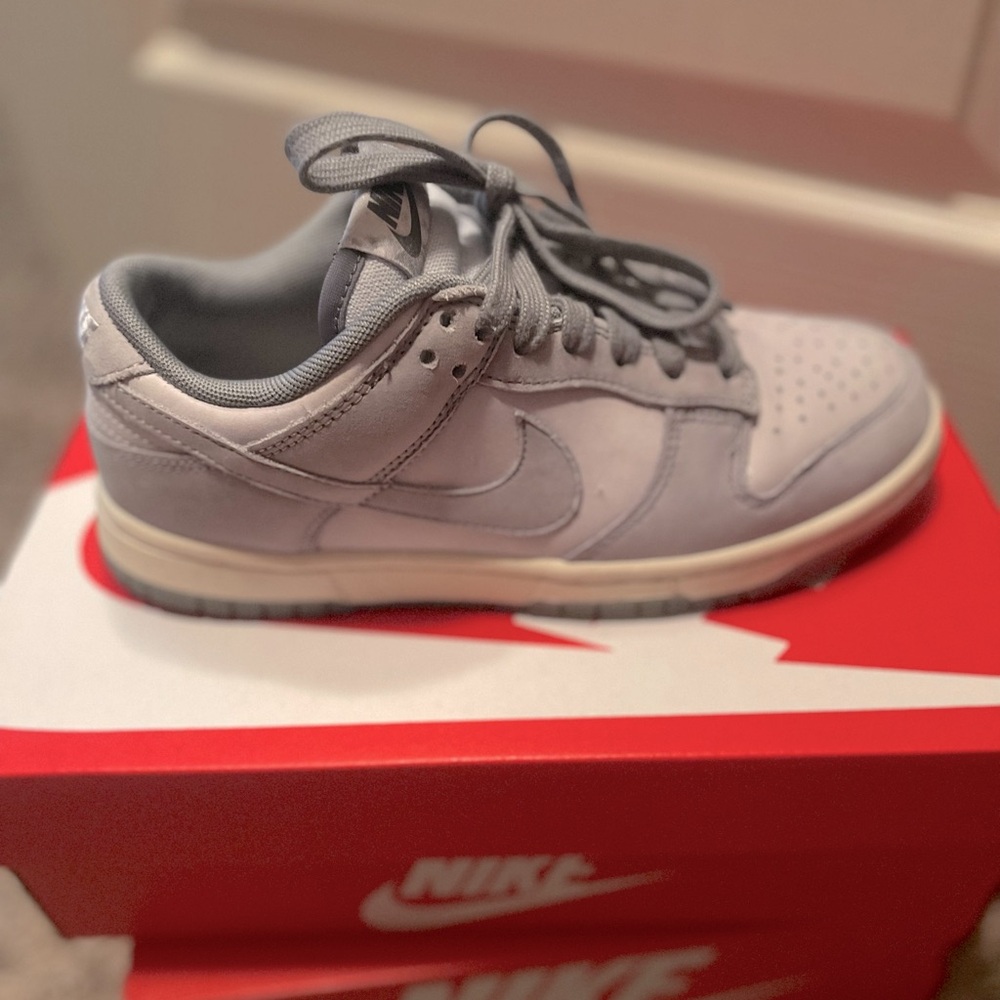 Nike Dunk Low size 6W